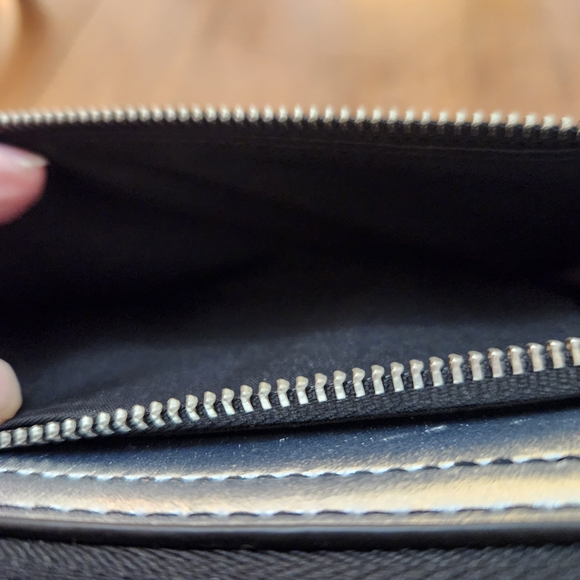 Fossil Metallic Silver Long Wristlet Wallet New - Picture 4 of 13